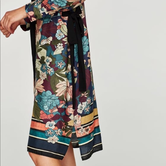 Zara floral tunic with contrasting bows - Picture 6 of 7